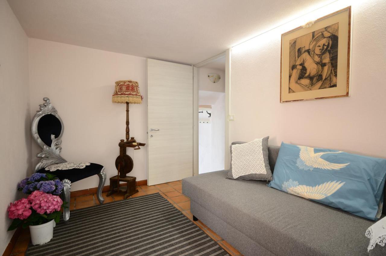 Appartement L'Antica Torre à Dolceacqua Extérieur photo