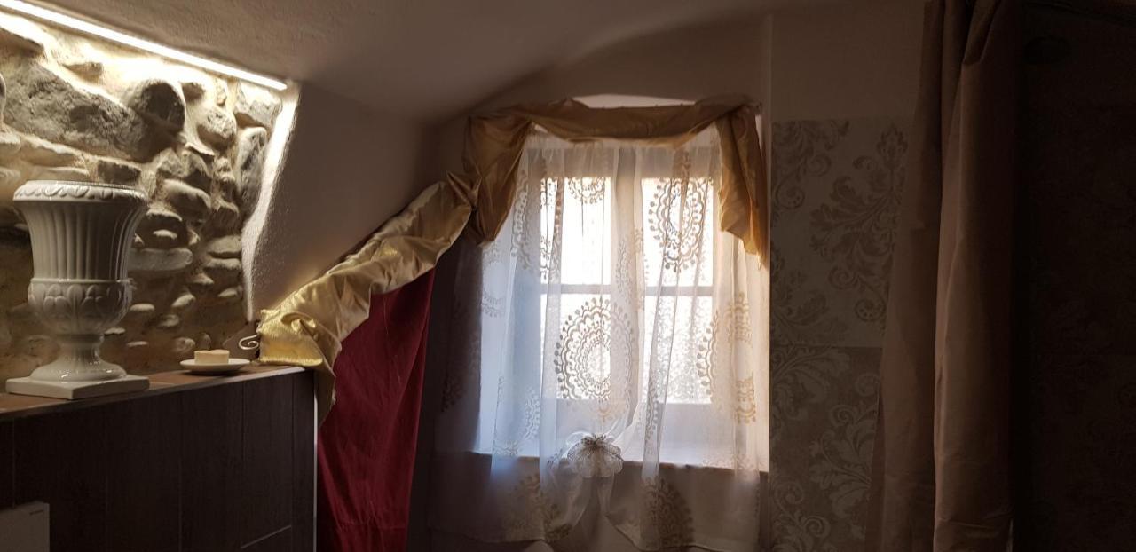 Appartement L'Antica Torre à Dolceacqua Extérieur photo
