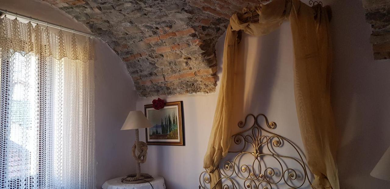 Appartement L'Antica Torre à Dolceacqua Extérieur photo